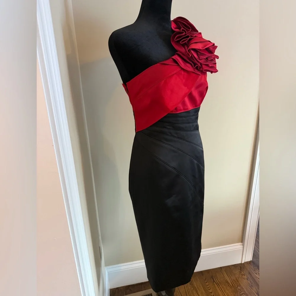 Karen Millen One Shoulder Red and Black Rosette Dress - Picture 4 of 7